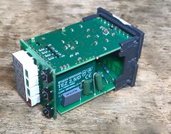 RE22-121000 Temperature Controller – Made in Poland – internal view