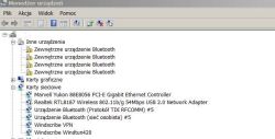 Zrzut ekranu Menedżera urządzeń w Windows 7 z błędami przy urządzeniach Bluetooth