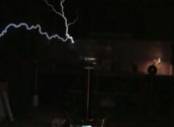 Duża Tesla Coil - przegląd i prezentacja edukacyjna