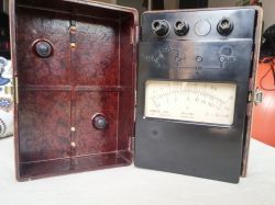 [Sprzedam] Megaomomierz M4100/2 250V, stan bardzo dobry, korbka sprawna