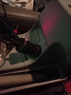 Pajero Sport 2,5 - Brak pradu w gniazdach zapalniczki