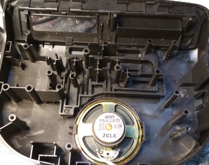 Radiobudzik Sony ICF-C360: wnętrze oraz naprawa, nie można włączyć