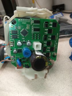 Atmega8 zmiana źródła zegara bez zmiany konfiguracji