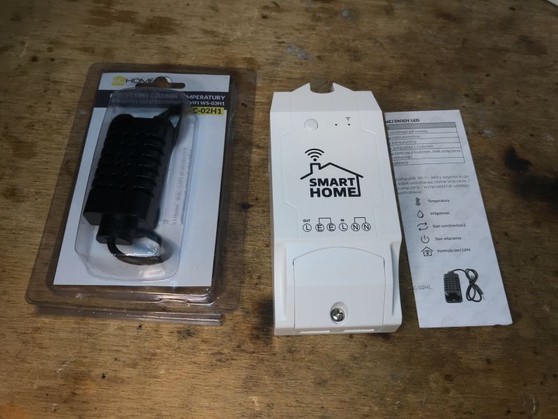 WS-03H1 elHome Module with WAC-02H1 Sensor WS-03H1 elHome module set with WAC-02H1 temperature and humidity sensor.