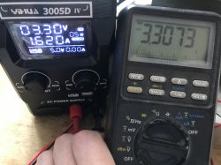 "Nowoczesny" (?) zasilacz laboratoryjny YIHUA 3005D-IV z USB, Quick Charge, enkodery