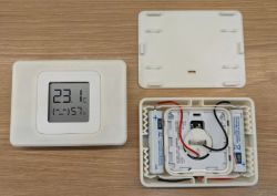 Czujnik temperatury Xiaomi w obudowie z drukarki 3D z adapterem na baterie AAA