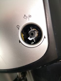 De'Longhi Caffe Corso ESAM2800.SB EX:1 – jak wyjąć stare pokrętło pary i włożyć nowe?
