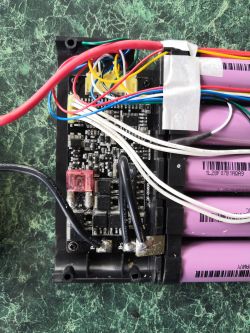 Zepsuła się bateria deskorolki - różnica napięć, BMS, pomiary ogniw, 10s2p, dioda niebieska