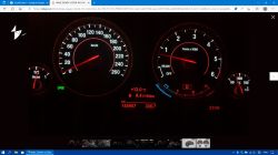 BMW 3 - skala na obrotomierzu, ikona akumulatora i wartość 20 - funkcja i zastosowanie