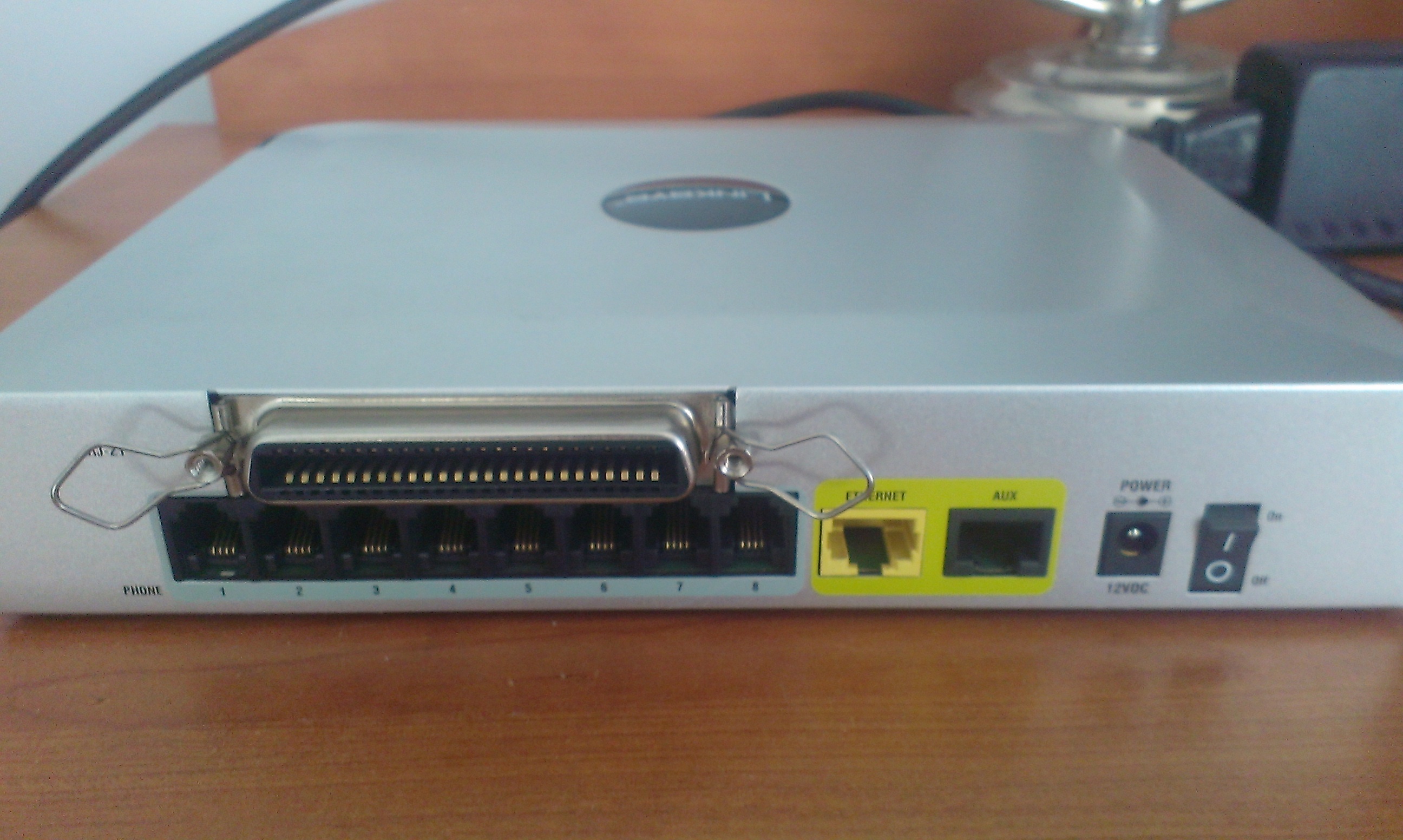 [Sprzedam] Bramka VoIP Cisco SPA8000 1xRJ45/8xRJ11