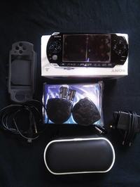 [Sprzedam] Sony psp 3004 PB + 3 gry i dodatki