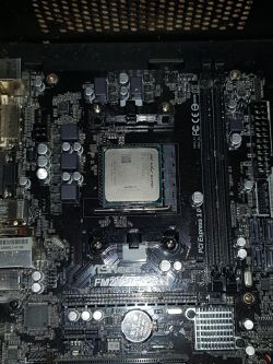 AMD - Zakręca się raz wentylator i świeci się dioda na komputerze