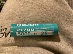 Akumulator litowo-jonowy Olight 21700 o pojemności 5000 mAh i napięciu 3,6 V
