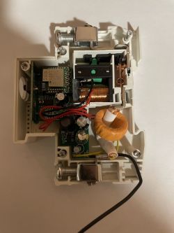Image of the interior of the EARU RDCBC2-WIFI power meter after disassembly.