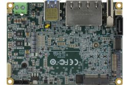 Zbliżenie płytki PCB z portami USB, RJ45 Ethernet, złączem śrubowym i gniazdami po prawej
