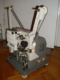 Jak obsługiwać projektor filmowy Prexer typ 133 16mm bez instrukcji?