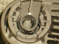 vw lupo 1.4 99r.Jak zdjąć dźwignię ,która otwiera maskę