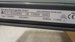 Tabliczka znamionowa piekarnika Siemens z informacją o modelu i specyfikacji technicznej.