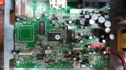 Usterka w minizestawie audio Pioneer X-HM11: trzeszczący dźwięk - możliwości naprawy