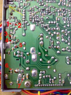 Uniden PRO 510XL - uszkodzony element i ścieżka, przyczyna: woda i pył na płycie - zdjęcia