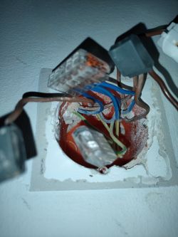Sonoff Basic R2 - podłączenie do sterowania oświetleniem