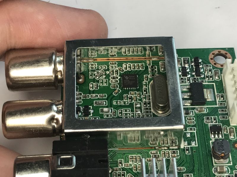 Internal components, repairs and firmware emulation – Manta DVBT018 DVB-T2 tuner