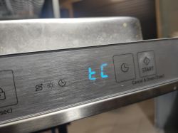 Zmywarka Samsung DW60R7050FS - wypompowuje wodę, komunikat TC