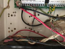 Awaria klawiatury w systemie alarmowym Satel PC1616 - odłączone kabelki
