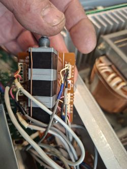 Sansui AU-X711 - trzeszczący potencjometr 4-sekcyjny, czym zastąpić ?
