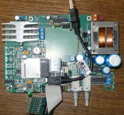 Płytka radioodtwarzacza z komponentami elektronicznymi, USB i transformatorem