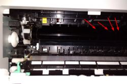 Samsung C460FW - Jak wyczyścić tę drukarkę (brudzenie papieru podczas wydruku)
