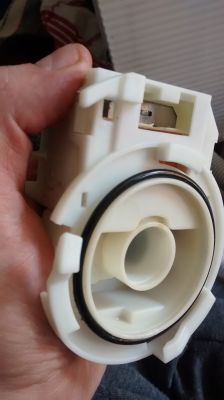 Bosch SRV43T03EU - woda w misce jak namierzyć wyciek.