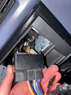 Brak dźwięku w samochodzie - Radio działa,nie ma dźwięku