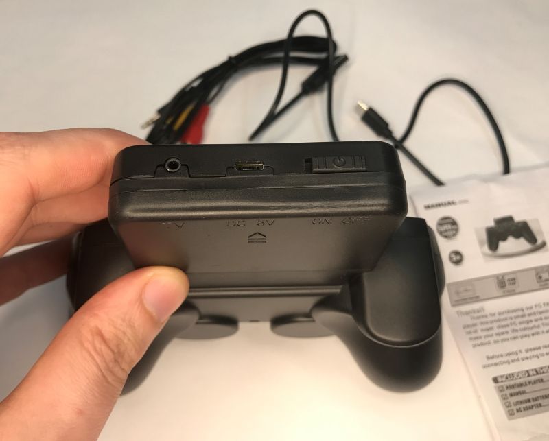 Minitest: S10/G10 520 in 1 portable console/gamepad, interior presentation