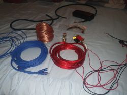 Jak podłączyć tubę? - Poprzedni właściciel ma zmostkowane wyjścia na głośniki