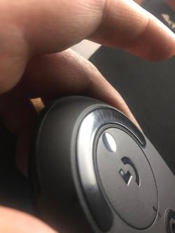 Porysowane ślizgacze w nowych myszkach Logitech G502 i G403 - czy to norma?