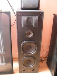 Cóż to za kolumny? Czyżby STX?