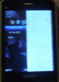 Nokia N96 LCD wyświetla się pół ekranu i mruga, jak sprawdzi