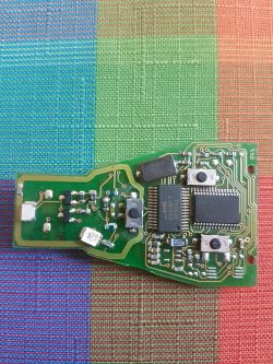 Mercedes c180 w203: Kluczyk rozładowuje baterie - czy wymienić płytkę?