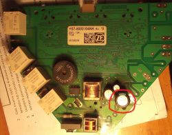Płyta ceramiczna Amica PH6400- Nie działa zwarty kondensator 10uF/400V