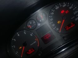 A3 8l 1.6 2002 - Ekran licznika z błędami po naprawie lutowania