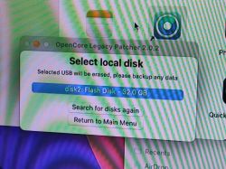 Selecting Local Disk in OpenCore Legacy Patcher Disk selection menu in OpenCore Legacy Patcher 2.0.2 with a selected 32 GB USB drive.