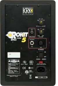 Jakie kable do podłączenia Yamaha HS50M z kartą E-MU 0404 USB?