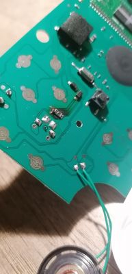 Spalenie mini konsoli Retro 400 in1 z baterią BL-5C 3.7V podczas ładowania - co mogło być przyczyną?