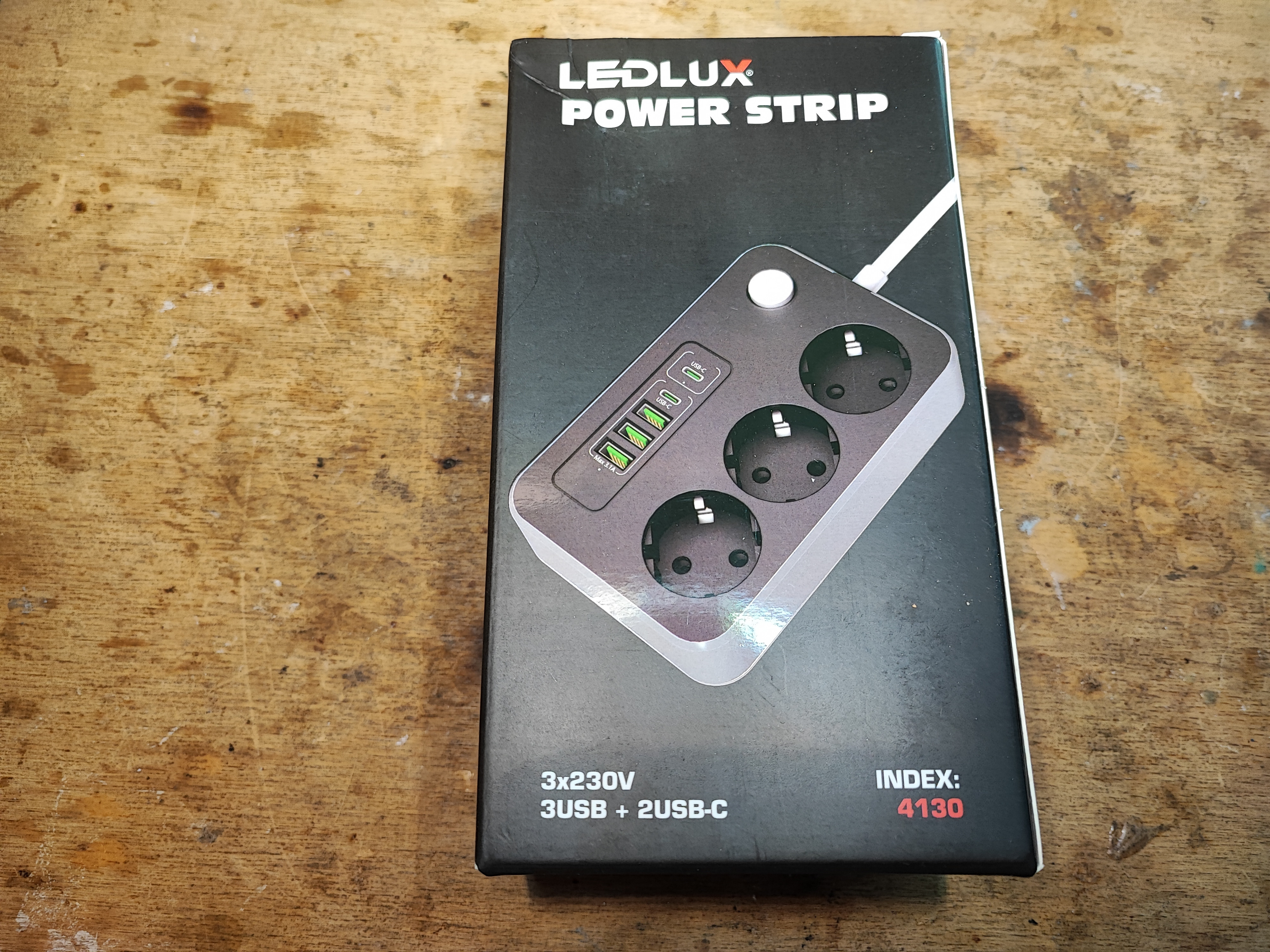 取引 Przedłużacz/listwa zasilająca z USB i USB C za 40 zł? Wnętrze