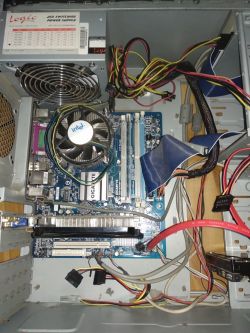 Stary komputer przestaje sie uruchamiać po wymianie HDD na SSD