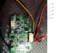 Płytka PCB odkurzacza z przewodami oznaczonymi jako B+, B1, B2, B3 i B-.
