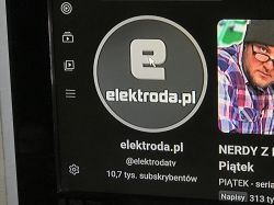 Interfejs aplikacji na Smart TV Android Box z logo elektorda.pl na ekranie.