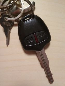 Mitsubishi i-MiEV: Jak zakodować kluczyk po wymianie baterii?