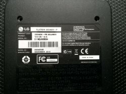 LG23EA63V - Różowy odcień obrazu monitora IPS i pionowa linia
